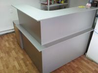 Лот: 11359613. Фото: 3. Ресепшен ( стол , 2 тумбочки). Мебель