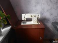 Лот: 9652559. Фото: 2. Швейная машинка Чайка 142м. Мелкая бытовая техника