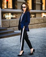 Лот: 11979138. Фото: 2. Штаны с лампасом . Осень . Женская одежда