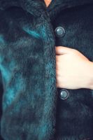 Лот: 3373832. Фото: 2. Короткая шубка. Женская одежда