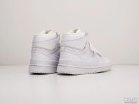 Лот: 17337210. Фото: 3. Кроссовки Nike Air Jordan 1 High... Одежда, обувь, галантерея