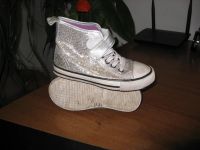 Лот: 6652779. Фото: 2. Кеды для девочки фирмы H & M 26... Обувь