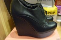 Лот: 9370530. Фото: 2. туфли черные новые на платформе... Женская обувь