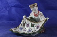 Лот: 25633304. Фото: 7. Украинка с ковром статуэтка фарфоровая...