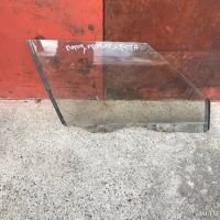 Лот: 13741381. Фото: 2. Стекло боковое Toyota Cresta Gx71. Автозапчасти