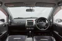 Лот: 21980409. Фото: 11. Honda Fit 2001