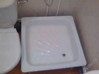 Лот: 709486. Фото: 2. Душевой поддон с обводкой и ножками. Сантехника, водопровод