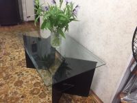 Лот: 16207992. Фото: 2. Стеклянный журнальный стол. Мебель для гостиной