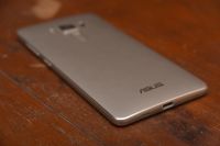 Лот: 15688070. Фото: 4. Смартфон премиального класса Asus...
