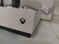 Лот: 17173492. Фото: 3. Xbox one s 1tb + игры. Компьютеры, оргтехника, канцтовары