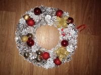 Лот: 19637246. Фото: 2. Новогодний венок из шишек и шаров. Новый год!