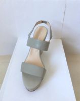 Лот: 9551946. Фото: 2. Босоножки кожаные серые 37-38. Женская обувь