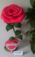 Лот: 10327800. Фото: 2. роза красная с сердечком Настольная... Цветы, букеты