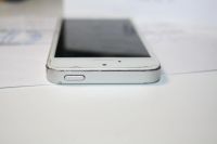 Лот: 7154073. Фото: 4. Iphone 5 32gb сколы и коцки на...