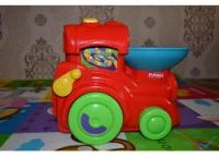 Лот: 8587486. Фото: 3. Музыкальный паровозик Playskool. Дети растут