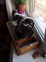 Лот: 8903892. Фото: 2. швейная машинка 1958 года, с1... Мелкая бытовая техника