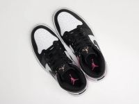 Лот: 24978568. Фото: 2. Кроссовки Nike Air Jordan 1 Mid. Женская обувь