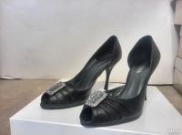 Лот: 8686583. Фото: 4. Туфли кожаные с брошью Праздничные... Красноярск