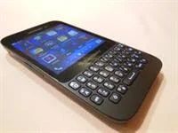 Лот: 3282316. Фото: 2. BlackBerry Q5 Black LTE. Смартфоны, связь, навигация