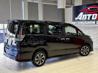 Лот: 20044725. Фото: 4. Toyota Voxy, III (R80) 2.0 CVT...