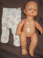 Лот: 19990219. Фото: 3. Пупс в недошитых ползунках :). Дети растут