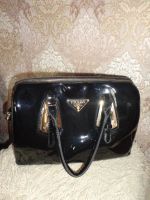 Лот: 11237047. Фото: 2. Лаковая женская сумка Prada. Аксессуары