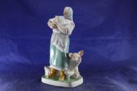 Лот: 25731907. Фото: 2. Фарфоровая статуэтка Свинарка... Антиквариат