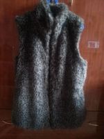 Лот: 4144206. Фото: 2. меховой жилет Bershka срочно по... Женская одежда