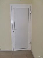 Лот: 18272714. Фото: 2. Алюминиевая дверь со стеклом под... Двери, окна, фурнитура