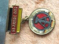 Лот: 12652341. Фото: 2. Значок 10 лет Х годовщина ГДР... Значки, медали, жетоны