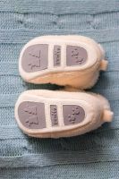 Лот: 7569972. Фото: 2. Теплые молочные пинетки 19 размер. Одежда и аксессуары