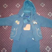 Лот: 6975496. Фото: 2. Куртка с комбезиком на мальчика. Одежда и аксессуары