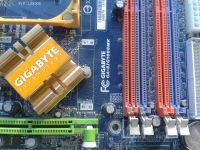 Лот: 9193752. Фото: 2. Материнская плата Gigabyte GA-8IG1000MK... Комплектующие