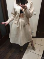 Лот: 6576756. Фото: 4. Костюм юбка и пиджак из неопрена... Красноярск