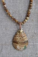 Лот: 10606631. Фото: 4. Кулон из пейзажной яшмы с ручной...