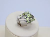 Лот: 14700619. Фото: 2. СЕРЕБРЯНОЕ КОЛЬЦО С ХРИЗОЛИТОМ... Ювелирные изделия, бижутерия, часы