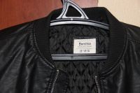 Лот: 6291238. Фото: 2. Кожаная куртка Bershka. Мужская одежда