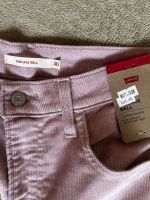 Лот: 25314315. Фото: 2. Джинсы женские Levi's вельветовые... Женская одежда