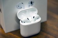 Лот: 10909765. Фото: 3. Беспроводные наушники Apple Airpods... Красноярск