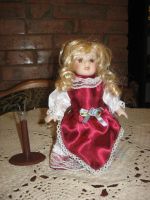 Лот: 16147841. Фото: 7. Кукла фарфоровая с подставкой