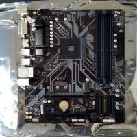 Лот: 14328338. Фото: 2. Материнская плата Gigabyte B450M... Комплектующие