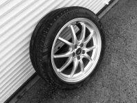 Лот: 17493512. Фото: 4. 215/45/17 Kumho Esta HS51 + Комплект... Красноярск