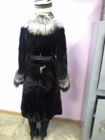 Лот: 8622995. Фото: 2. Мутоновая шуба с чернобуркой. Женская одежда