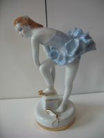 Лот: 15690572. Фото: 3. Балерина надевающая пуанты Балет... Коллекционирование, моделизм