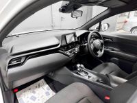 Лот: 21394552. Фото: 12. Toyota C-HR, I Рестайлинг 1.2...