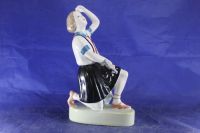 Лот: 25732302. Фото: 2. Авиамоделистка Фарфоровая статуэтка... Антиквариат