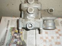 Лот: 25886490. Фото: 2. 25.3522210 Клапан полуприцепа... Автозапчасти