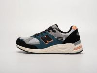 Лот: 21970326. Фото: 2. Кроссовки New Balance 990 v2. Мужская обувь