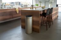 Лот: 22274781. Фото: 4. Мусорный бак 30 л Brabantia Touch... Красноярск