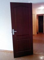 Лот: 4376046. Фото: 2. дверь с замком и ручками + петли... Двери, окна, фурнитура